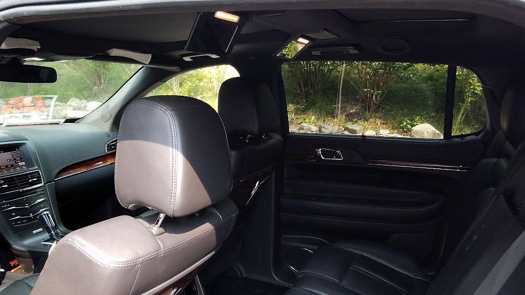 2017 Lincoln MKT Image 17