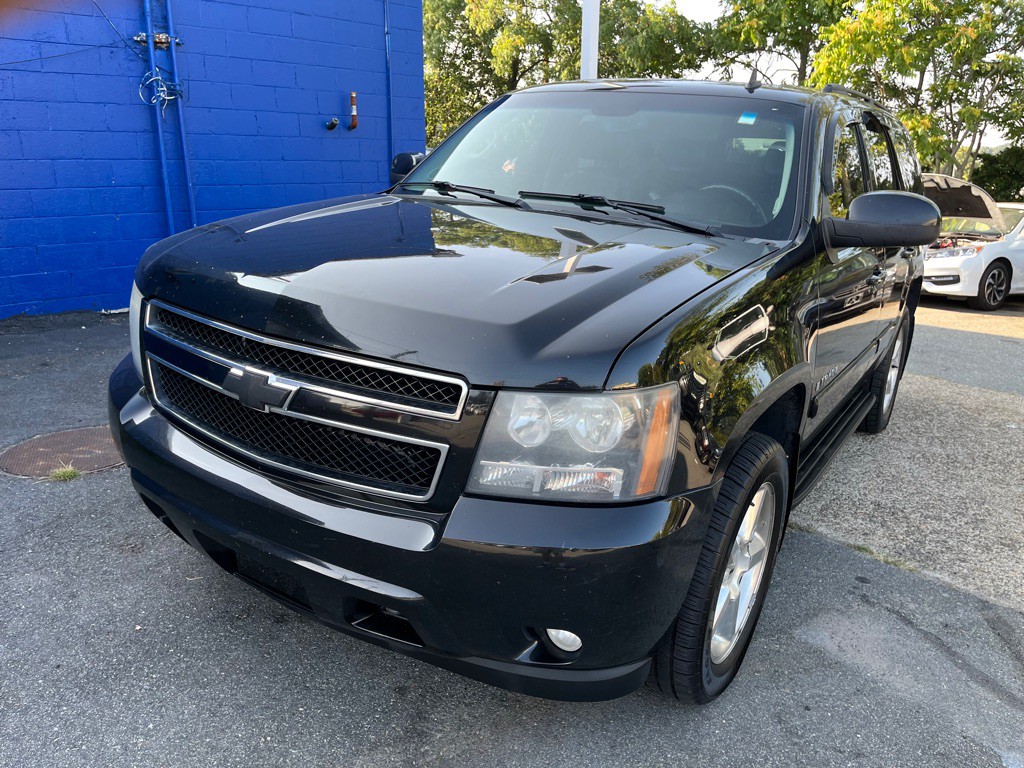 2008 Chevrolet Tahoe Image 2