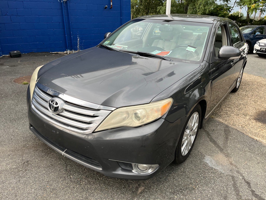 2011 Toyota Avalon Image 2