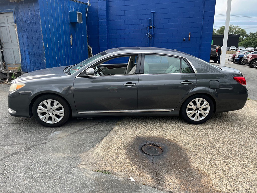 2011 Toyota Avalon Image 3
