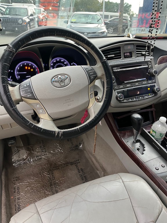 2011 Toyota Avalon Image 10