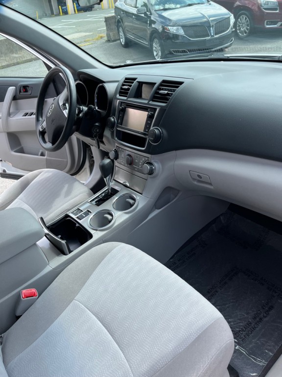 2013 Toyota Highlander Image 19