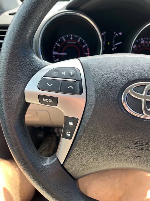 2013 Toyota Highlander Image 21