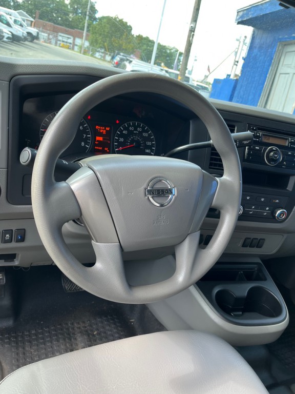 2012 Nissan NV Image 12