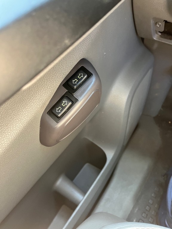 2012 Nissan NV Image 21