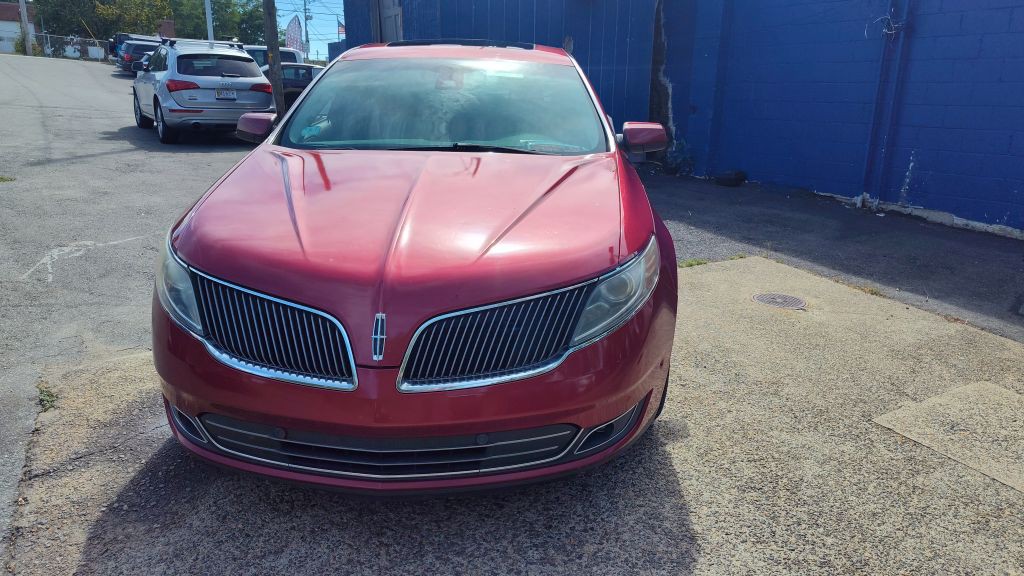 2015 Lincoln MKS Image 2