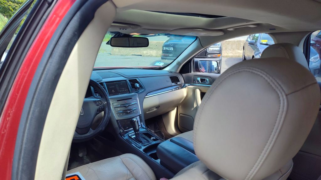 2015 Lincoln MKS Image 7