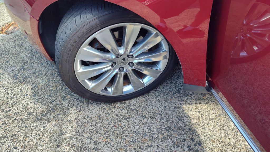 2015 Lincoln MKS Image 21