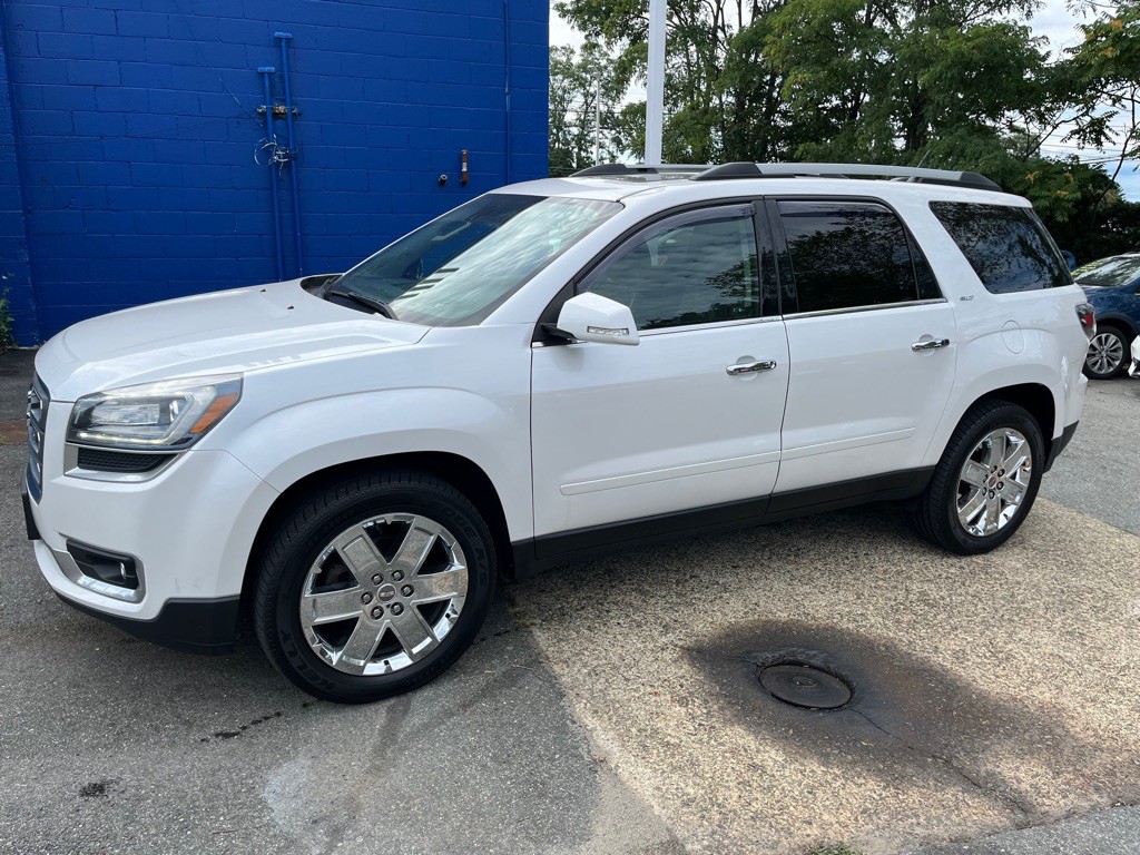 2017 GMC Acadia Image 1