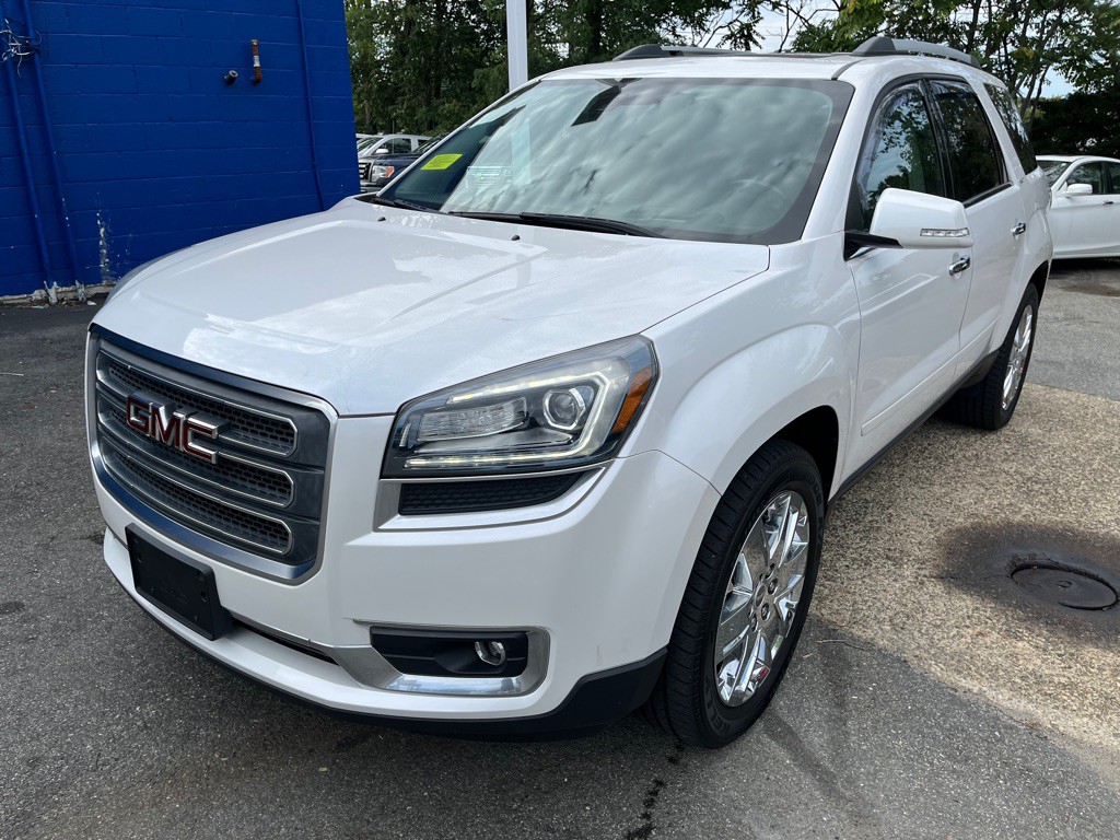 2017 GMC Acadia Image 2