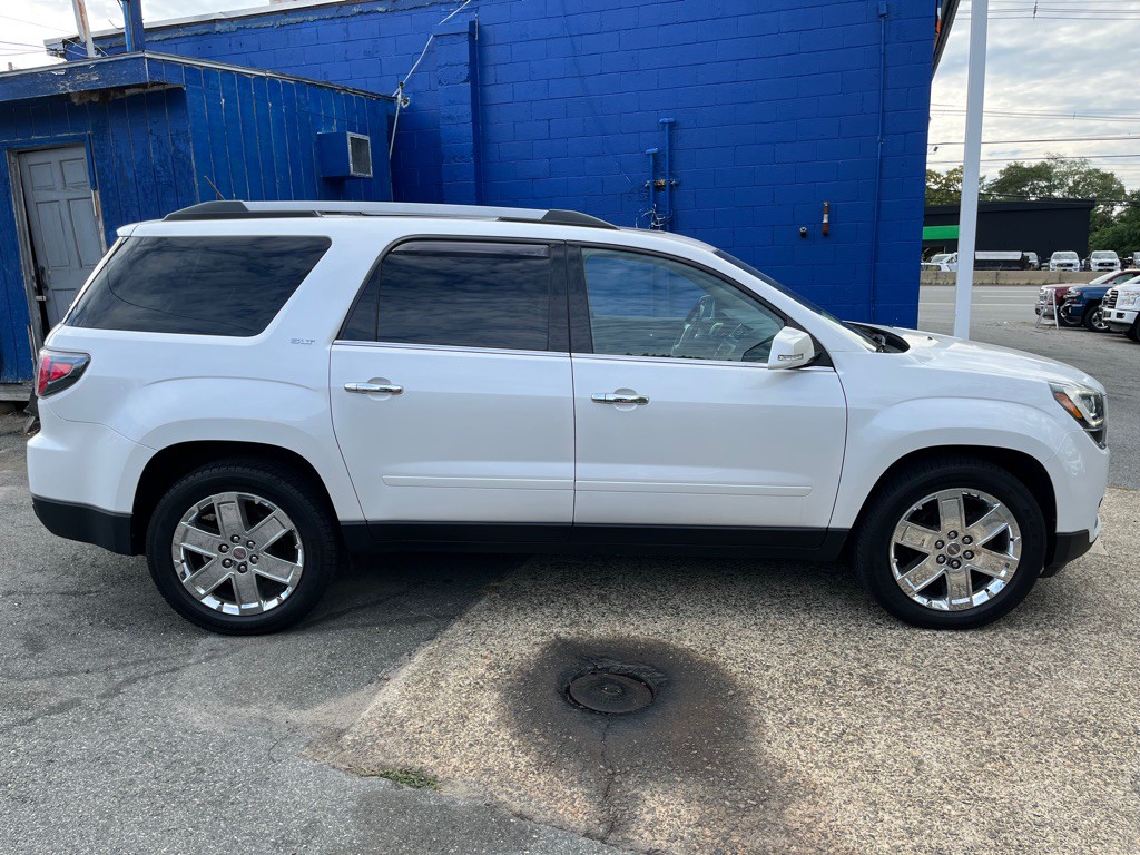 2017 GMC Acadia Image 11