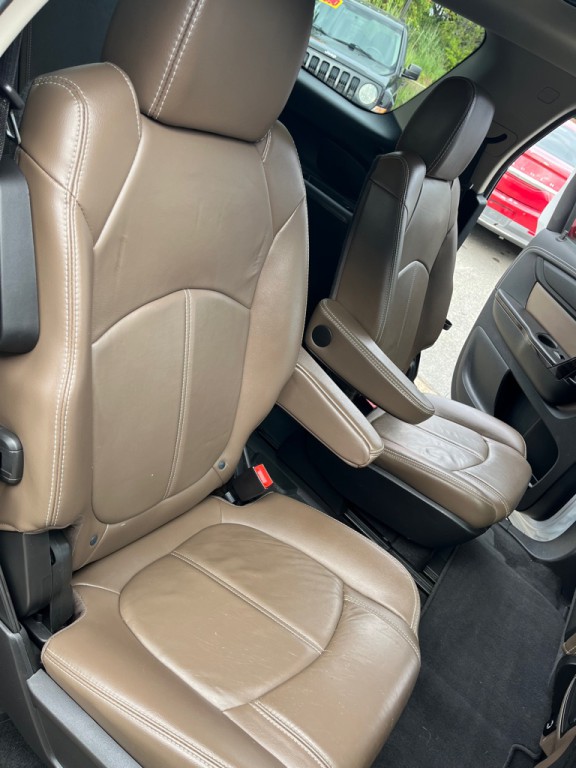 2017 GMC Acadia Image 16
