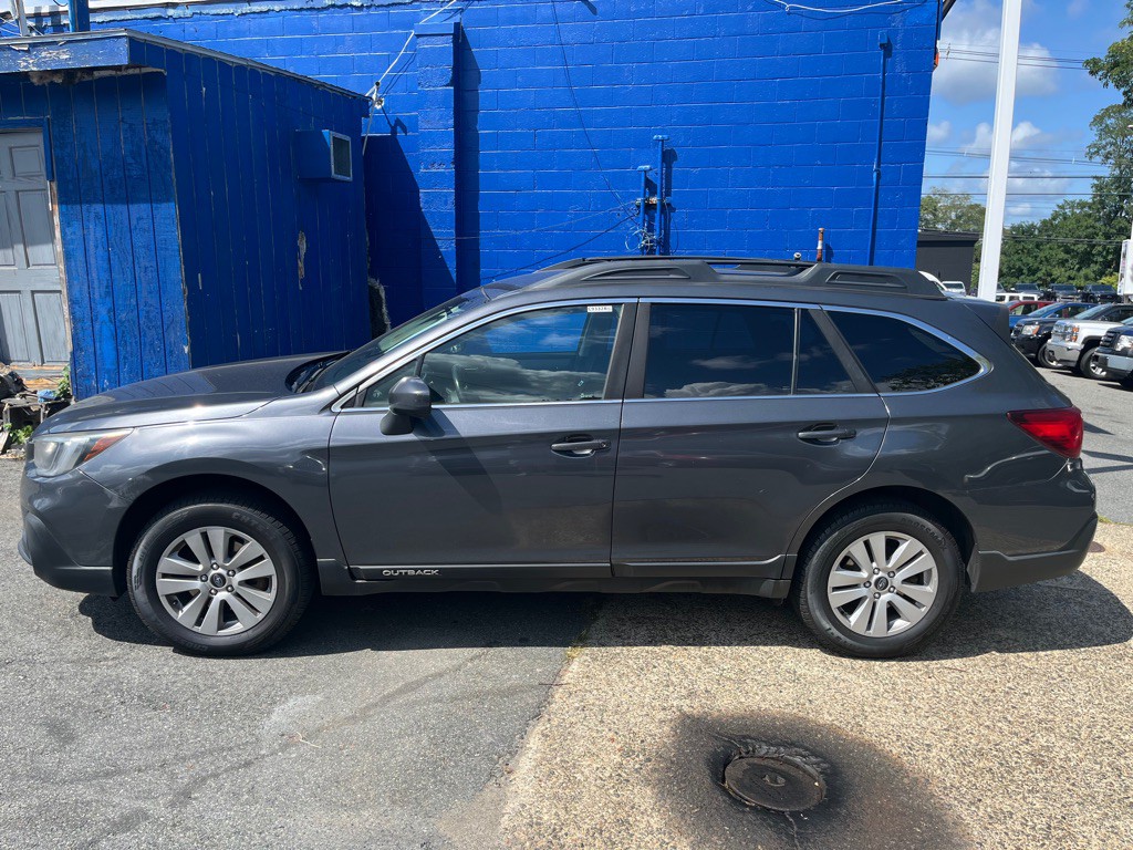 2019 Subaru Outback Image 2