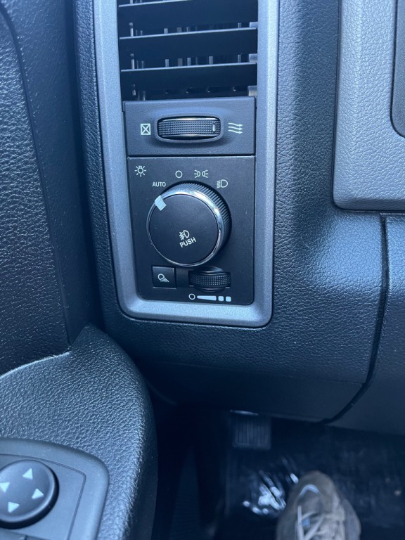 2013 RAM 1500 Image 20