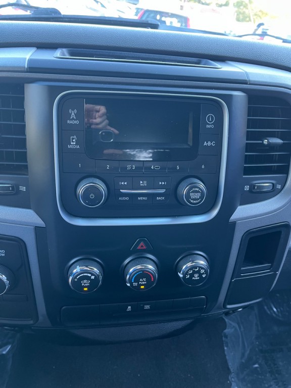 2013 RAM 1500 Image 22