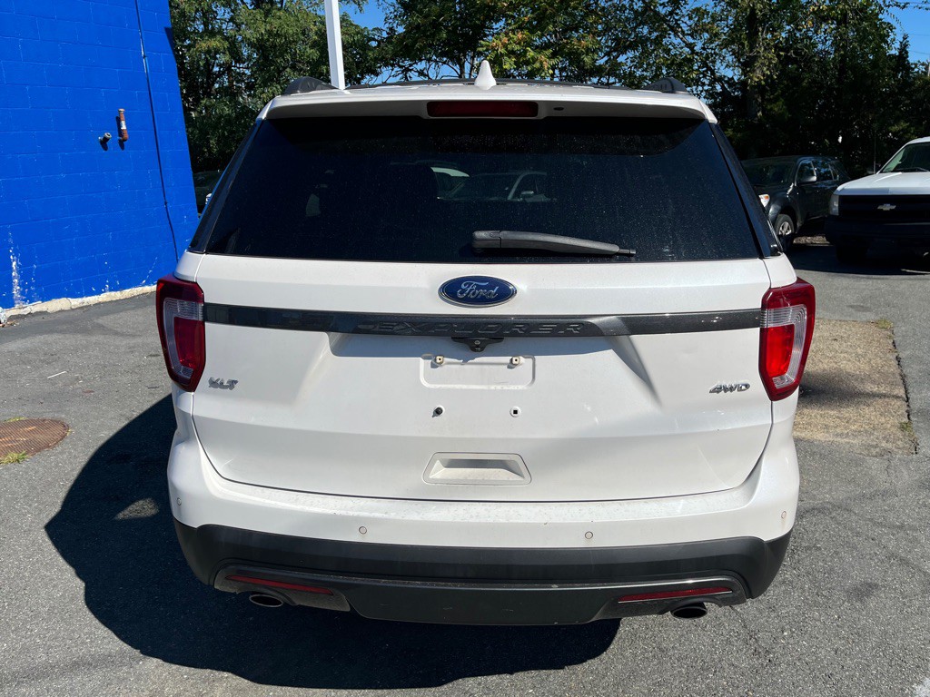 2017 Ford Explorer Image 8