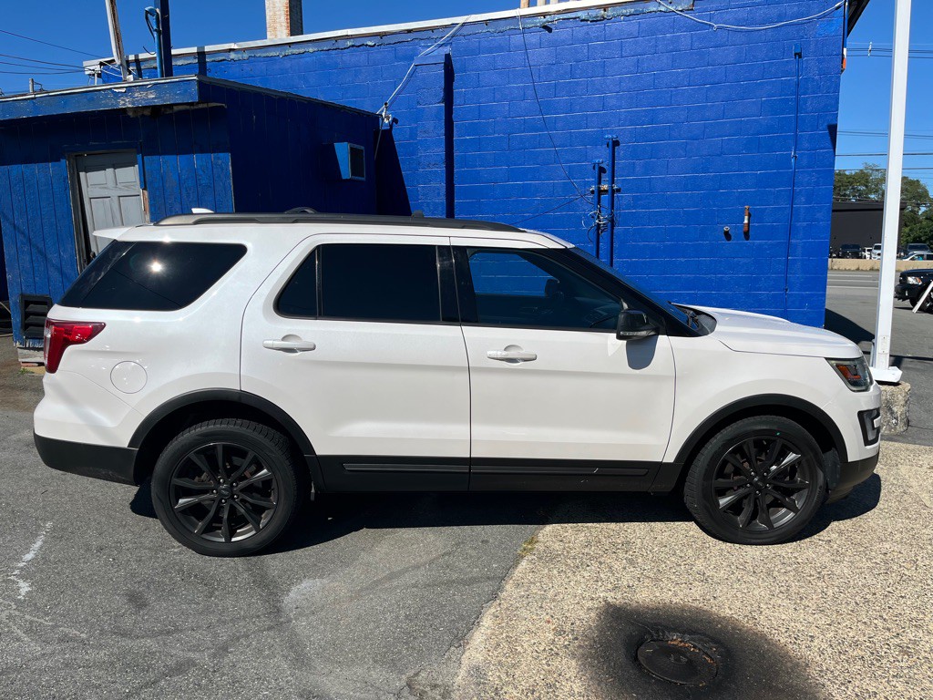 2017 Ford Explorer Image 11