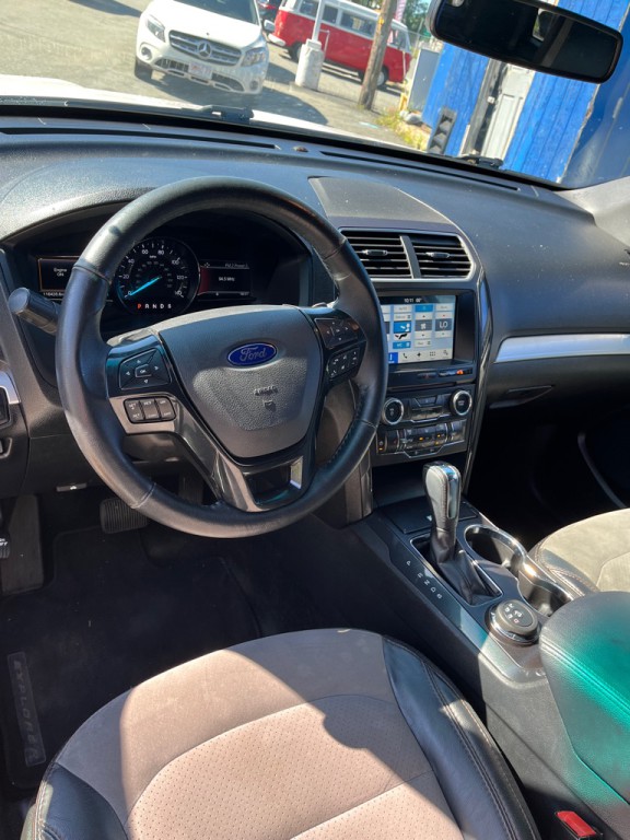 2017 Ford Explorer Image 13