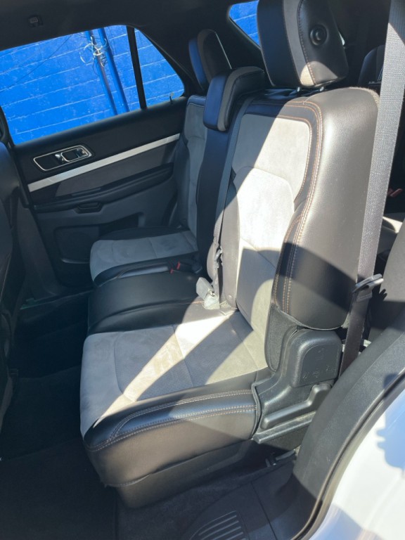 2017 Ford Explorer Image 14