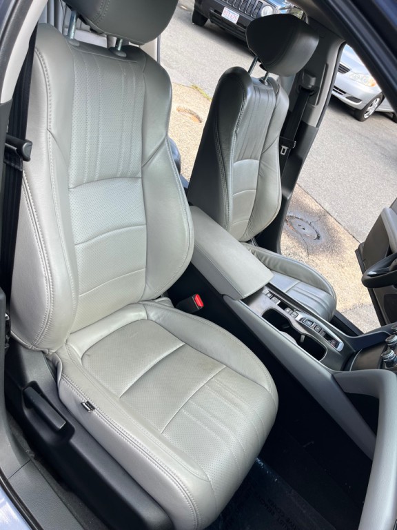 2019 Honda Accord Image 16