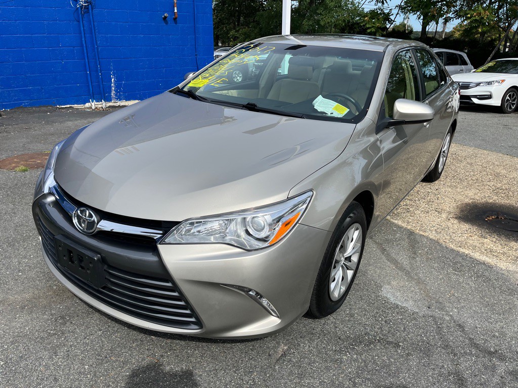 2017 Toyota Camry Image 3