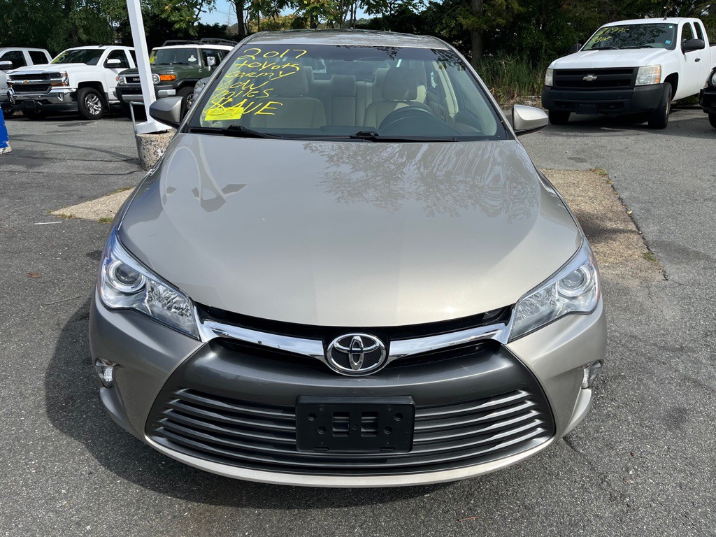 2017 Toyota Camry Image 4