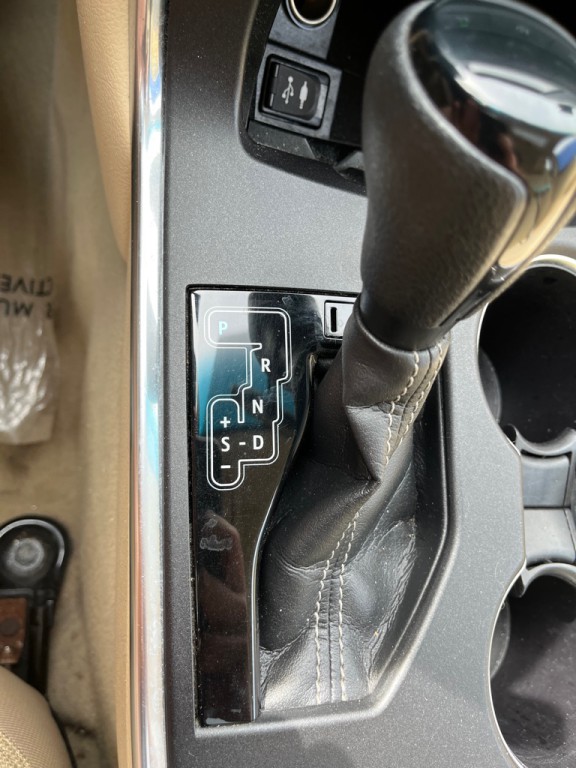 2017 Toyota Camry Image 27