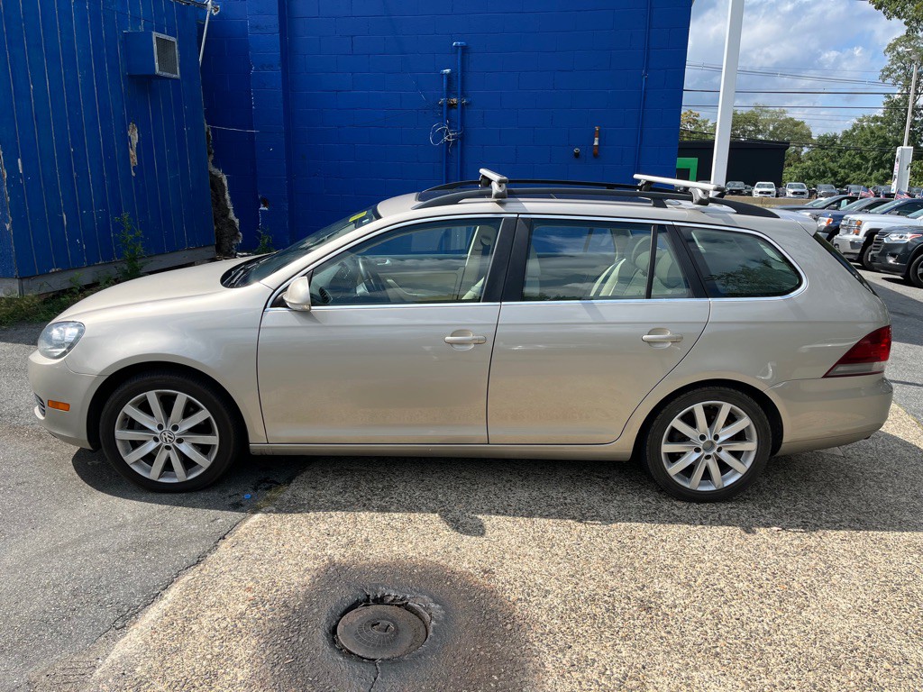 2013 Volkswagen Jetta Image 2
