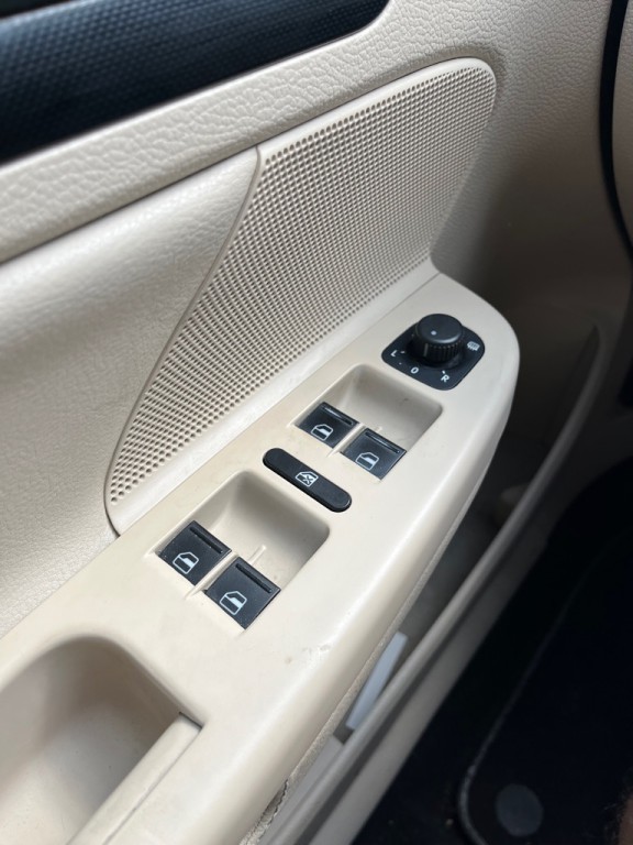 2013 Volkswagen Jetta Image 23