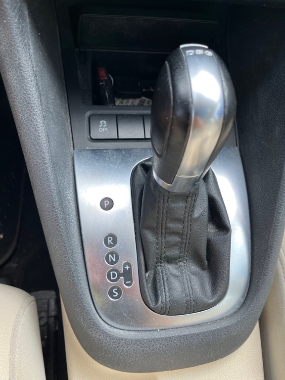 2013 Volkswagen Jetta Image 24