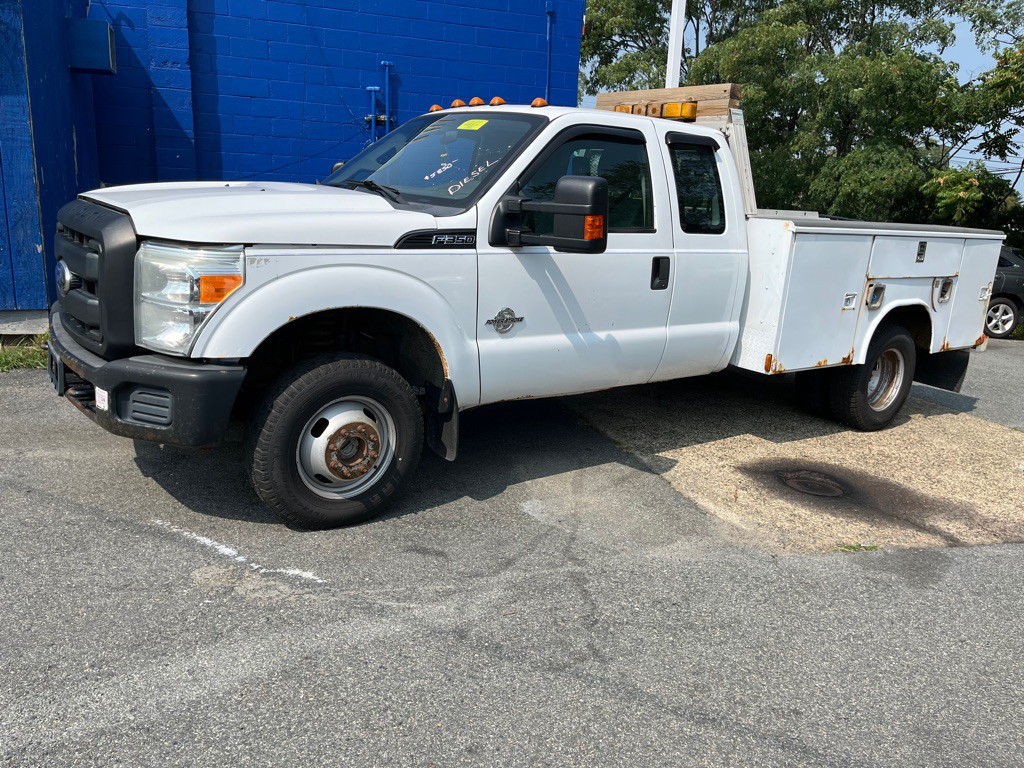 2011 Ford F-350 Image 1