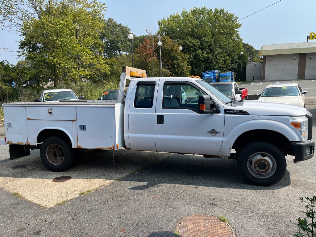 2011 Ford F-350 Image 6