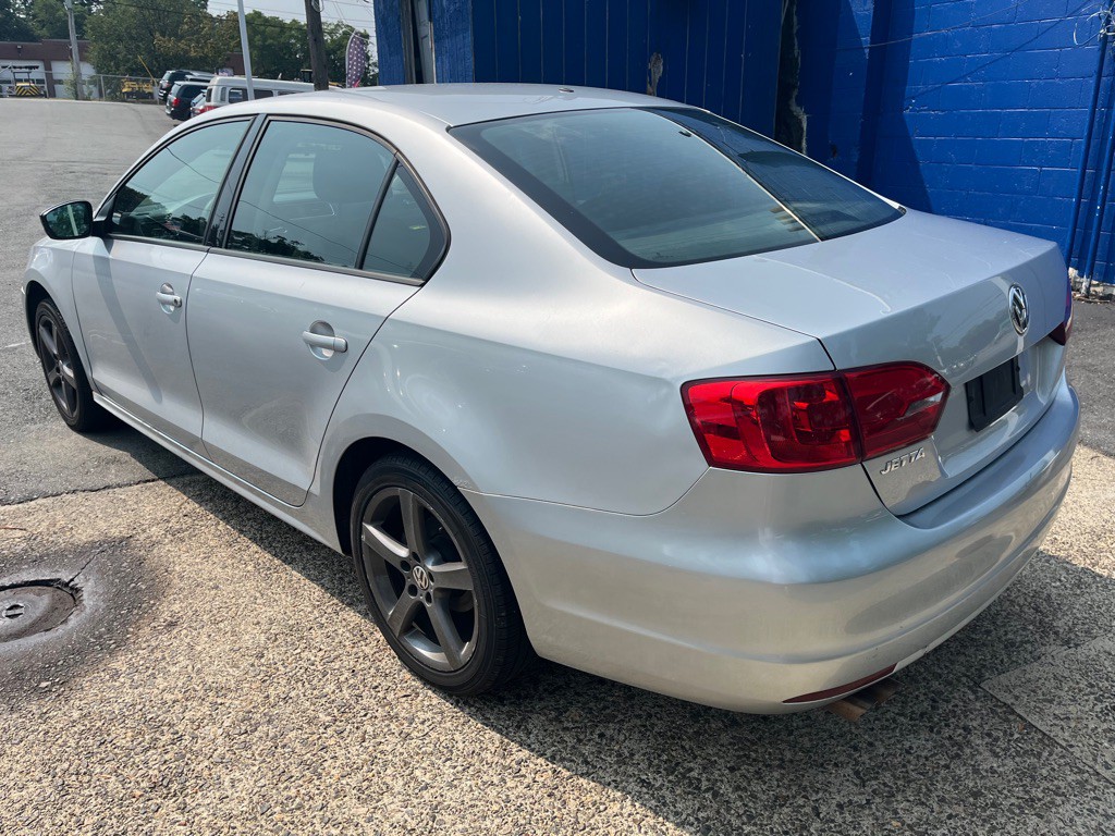 2013 Volkswagen Jetta Image 10