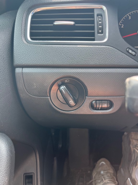 2013 Volkswagen Jetta Image 18