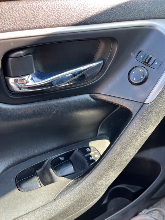 2015 Nissan Altima Image 46