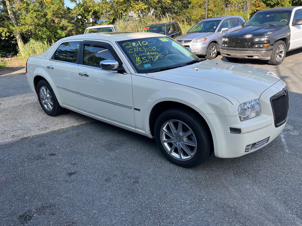 2010 Chrysler 300 Image 6