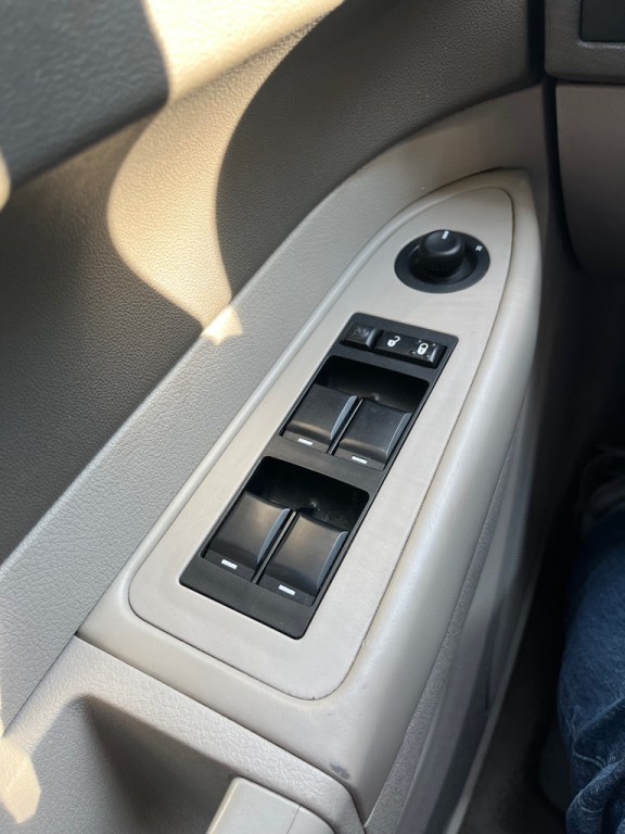 2010 Chrysler 300 Image 23