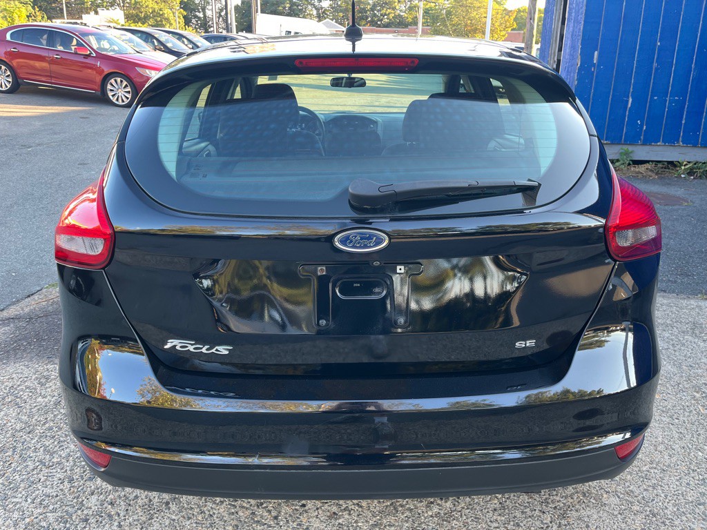 2016 Ford Focus Image 9