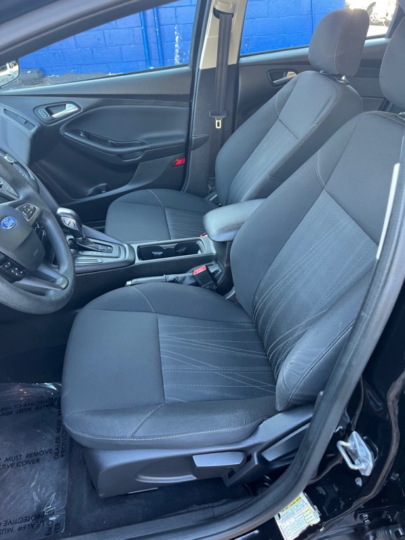 2016 Ford Focus Image 11