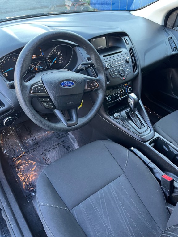 2016 Ford Focus Image 12