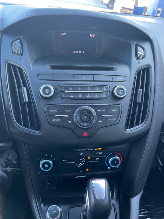 2016 Ford Focus Image 24