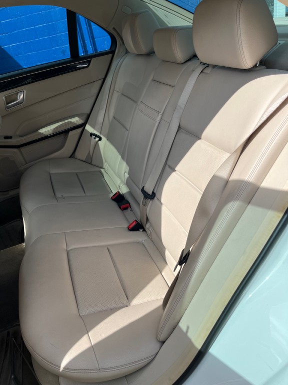 2016 Mercedes-Benz E-Class Image 11