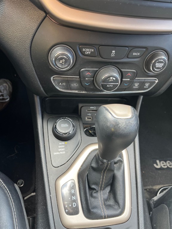 2014 Jeep Cherokee Image 21