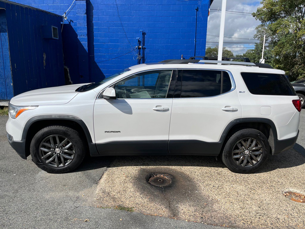 2017 GMC Acadia Image 2