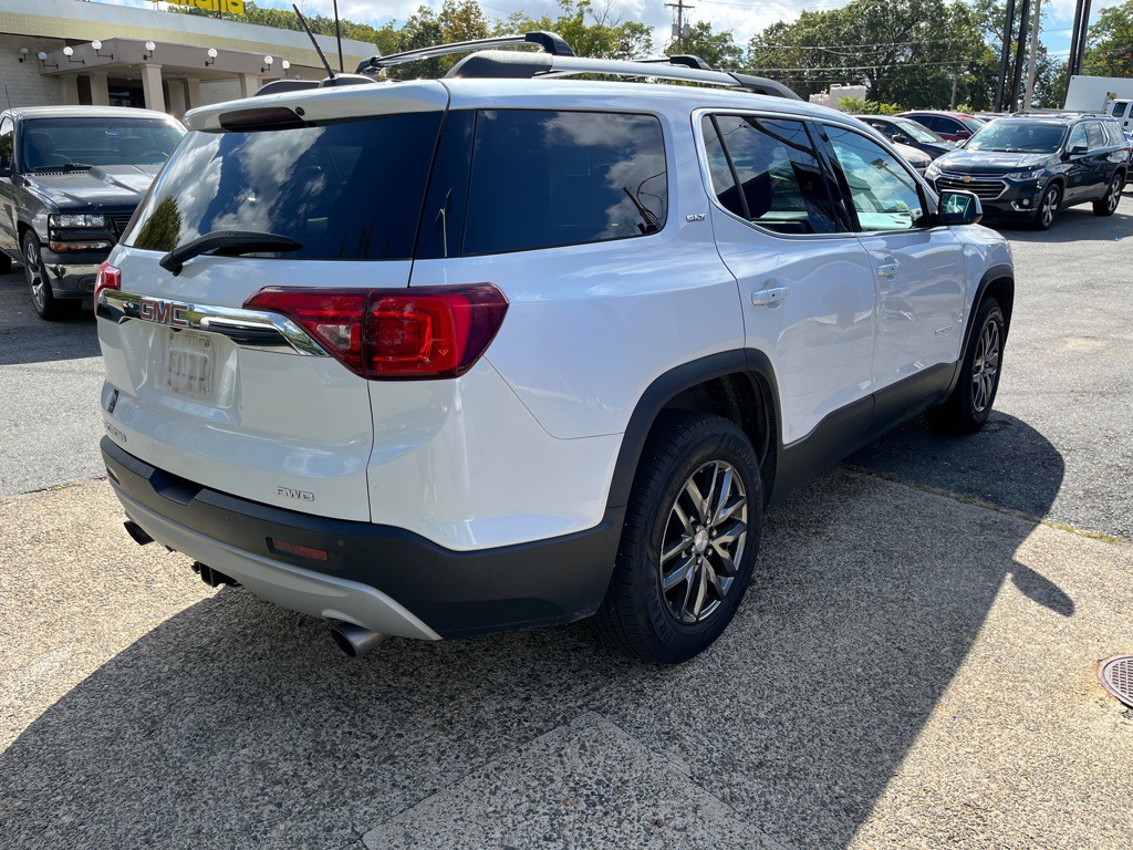2017 GMC Acadia Image 8
