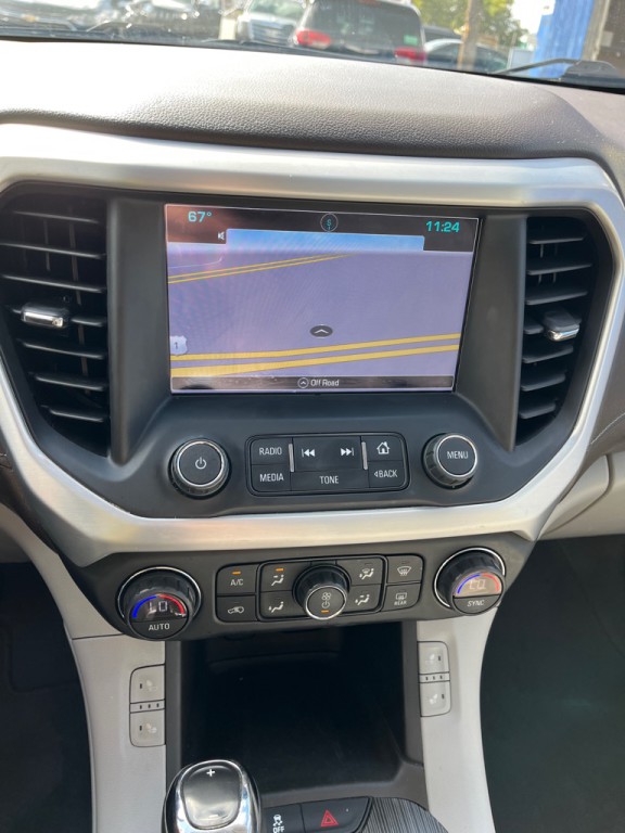 2017 GMC Acadia Image 24