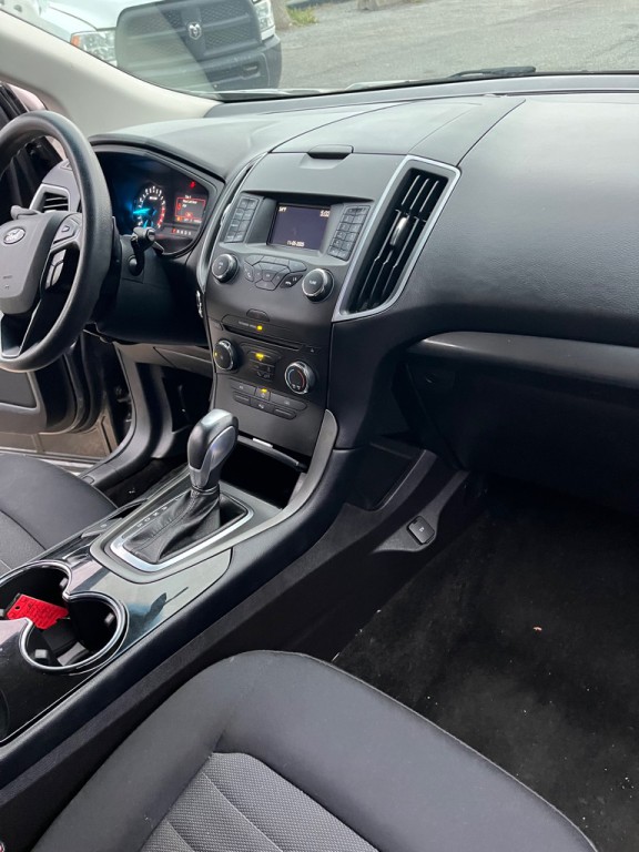 2017 Ford Edge Image 32