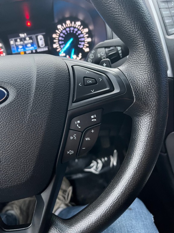 2017 Ford Edge Image 38