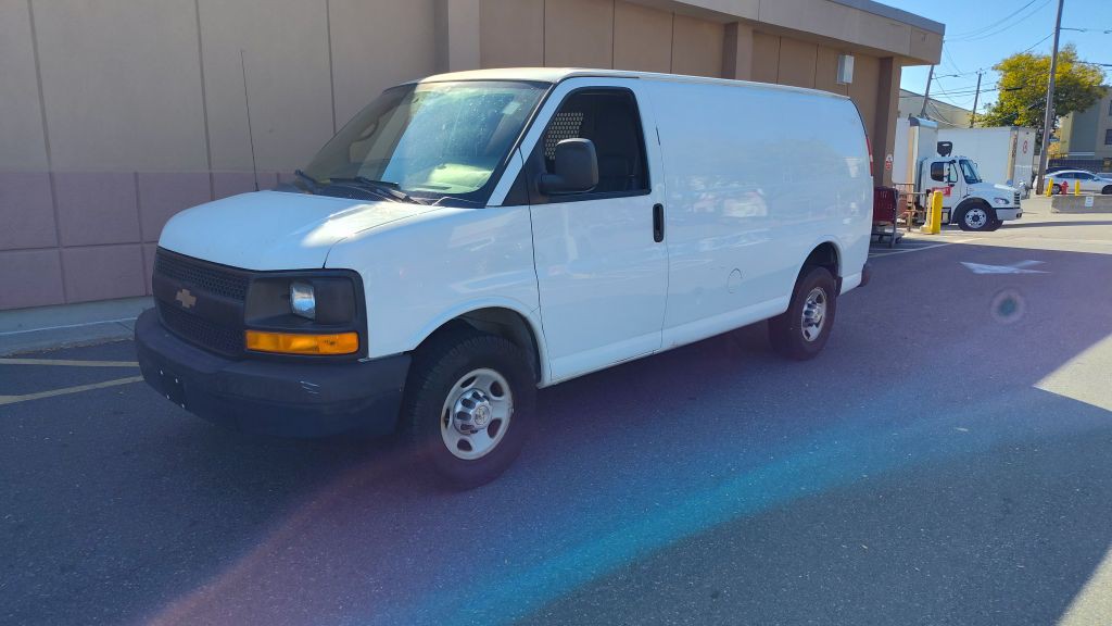 2014 Chevrolet Express Image 1