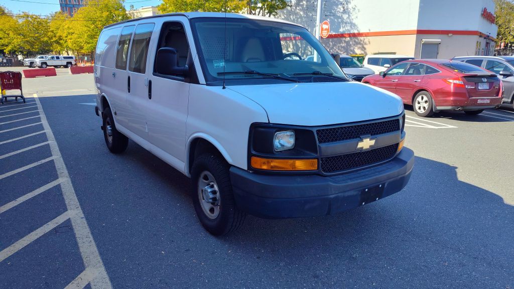 2014 Chevrolet Express Image 2